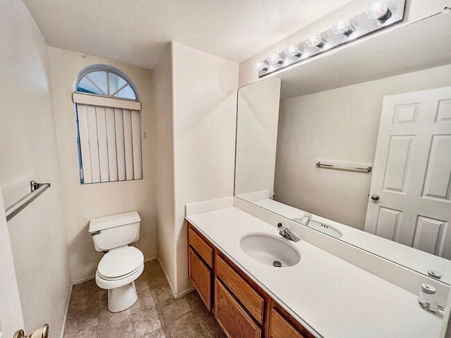 Building Photo - 593 Via Armado