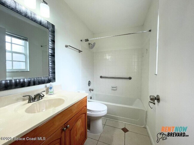 Building Photo - 601 7 Gables Cir SE