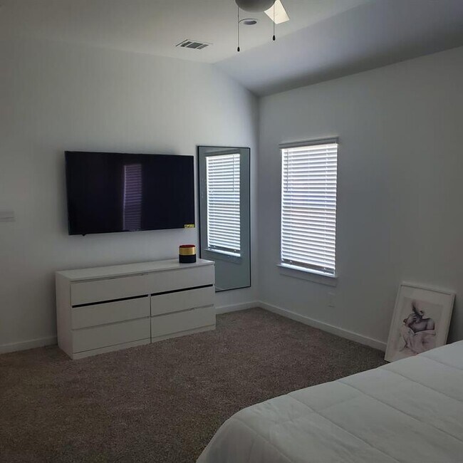 Building Photo - 4226 San Leo Ct