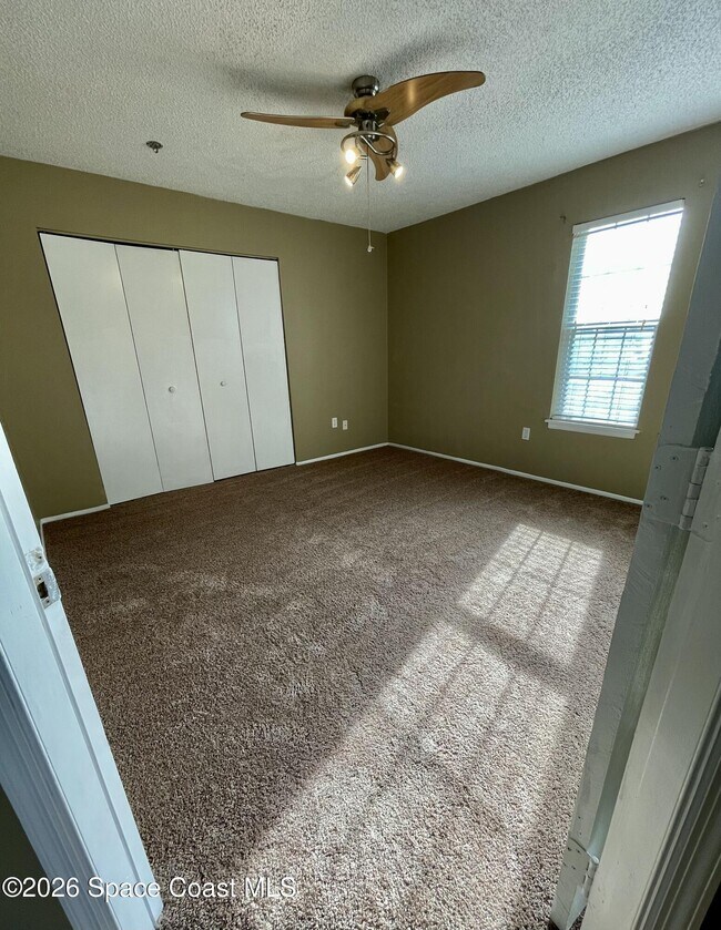 Building Photo - 4775 Lake Waterford Way