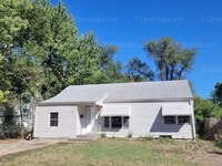 Building Photo - $1,050 - 3 bedroom/ 1 bathroom - Single Family Home