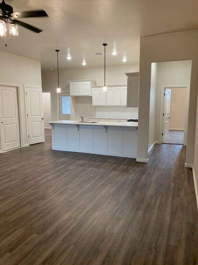 Building Photo - 3 bedroom, 3 bathroom, 2 car garage with a study in Gated Neighborhood