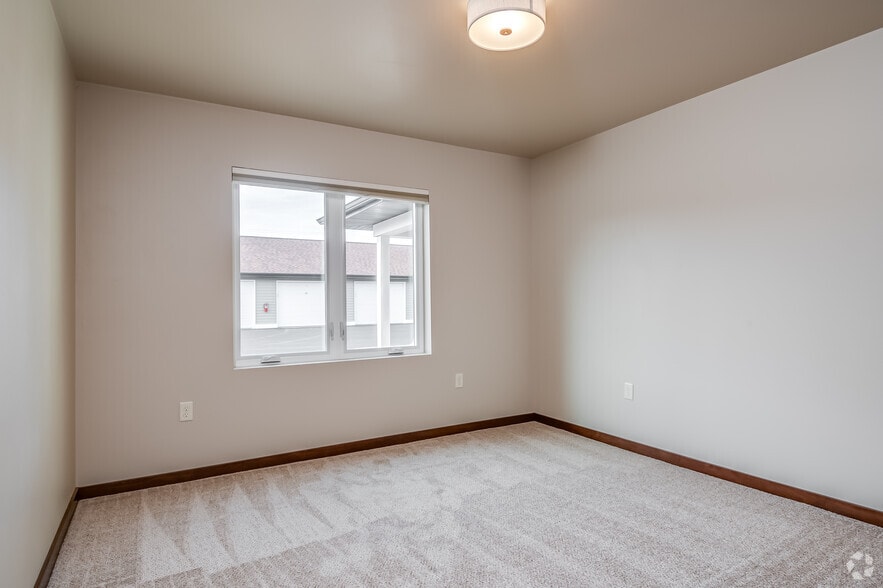 2BR, 1BA - 1,085SF - Bedroom - JRR Apartments