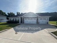 Building Photo - 75 Raptor Dr