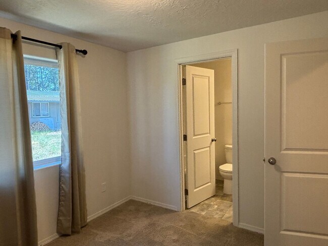 Building Photo - 51575 Stillwell