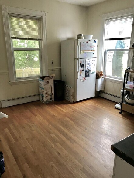 Primary Photo - 5 Buckley Ave