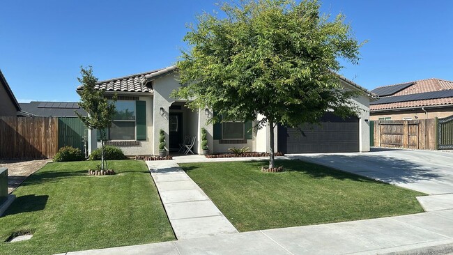 Building Photo - 5806 Blue Spruce Ave