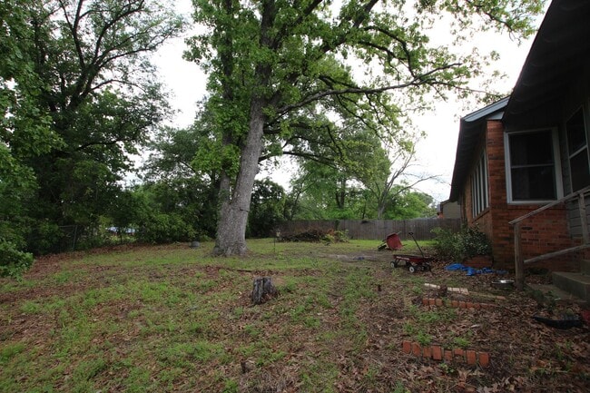 Building Photo - Coming Soon! Spacious 4 Bedroom 2 Bath Home!