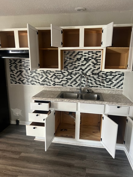 Building Photo - 2178 White Ave