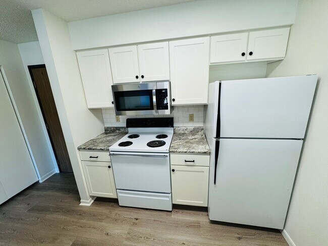 Building Photo - 395