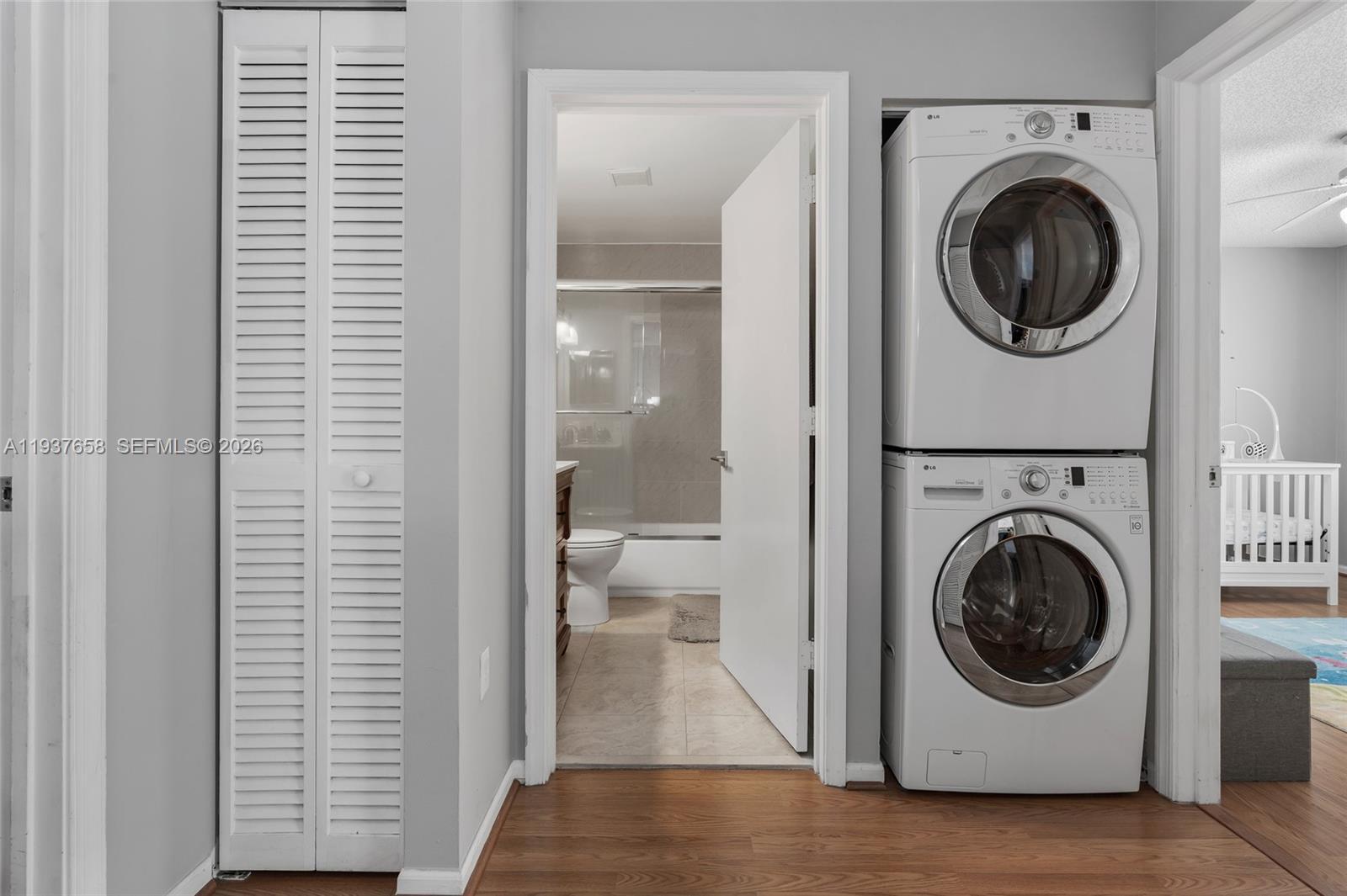 Building Photo - 4055 Eastridge Dr