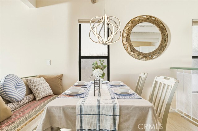 Building Photo - 883 Katella St