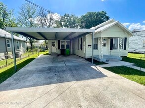 Building Photo - 135 Oswald St