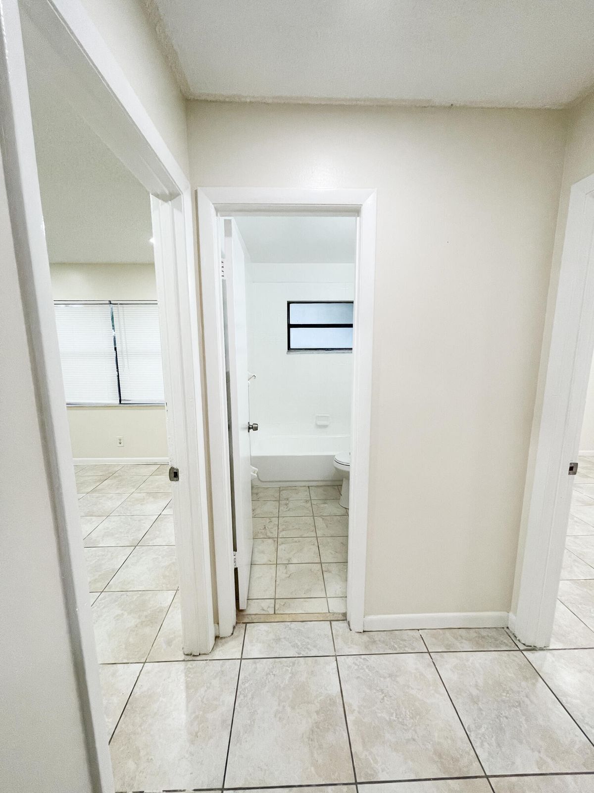 Building Photo - 4583 Barclay Cres