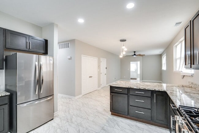 Building Photo - Brand-New 3-Bed, 2.5-Bath Condo: Modern Co...
