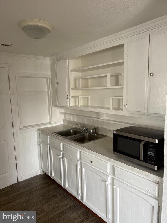 Building Photo - 1117 Beautiful St