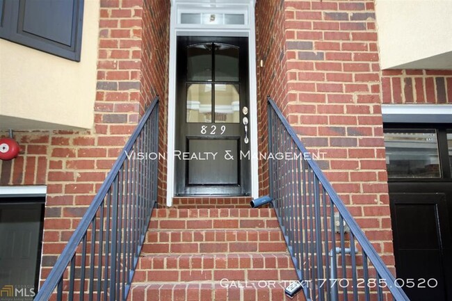 Building Photo - 829 Clifton Heights Ln.- Luxury Townhome