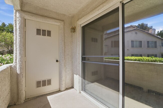 Building Photo - 3074 Tarpon