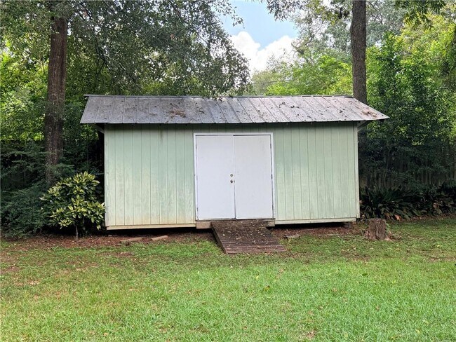 Building Photo - 108 S Hilltop Dr
