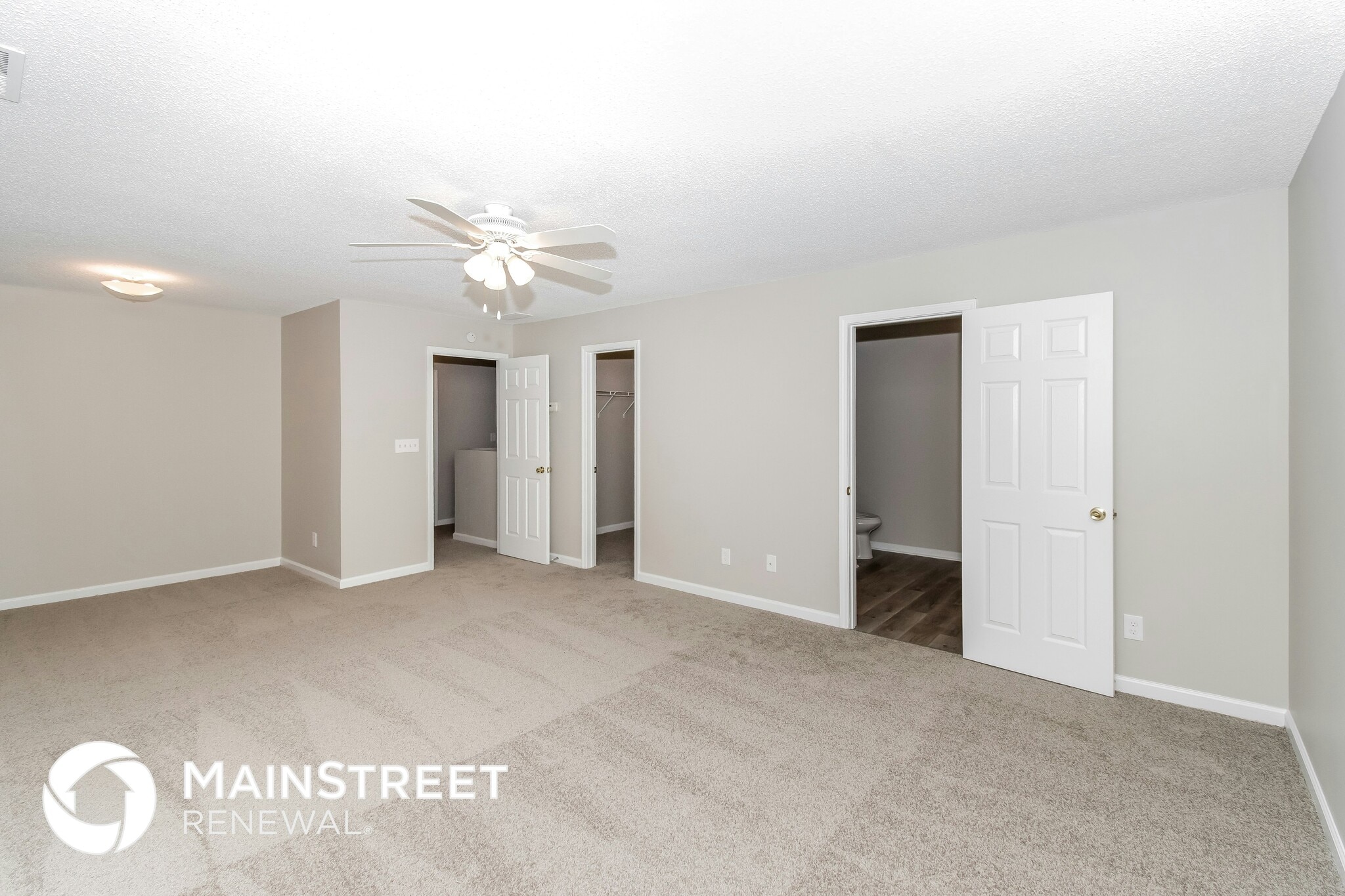 Building Photo - 400 Pinevale Ct