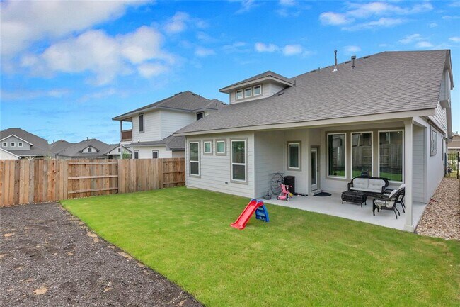 Building Photo - 563 Saturnia Dr