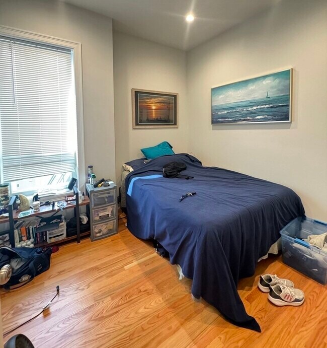 Building Photo - 353 Dorchester St