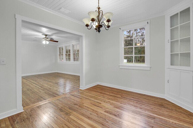 Building Photo - 2 Bedroom, 1 Bath home in Center of Richmond Hill - Richmond Hill close to Ft. Stewart and HAAF