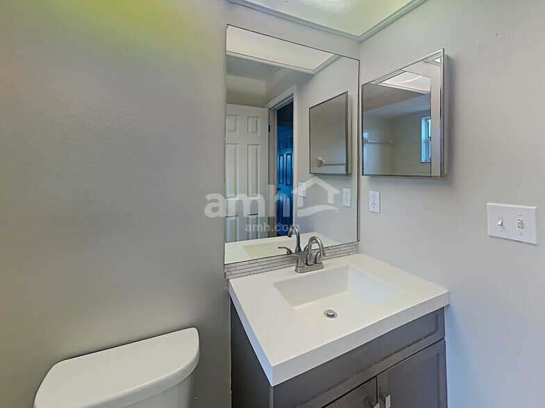 Building Photo - 1416 Wakefield Dr
