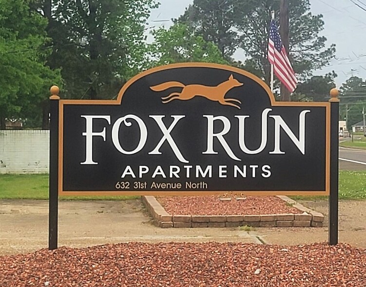 Primary Photo - Fox Run Apartments