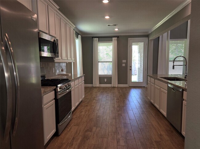 Building Photo - 15227 Deseo Dr