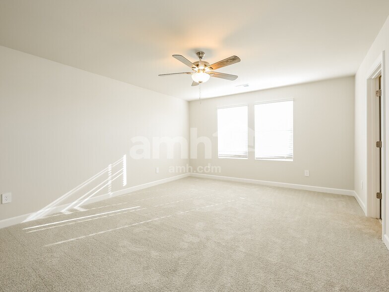 Building Photo - 794 Treeline Rd