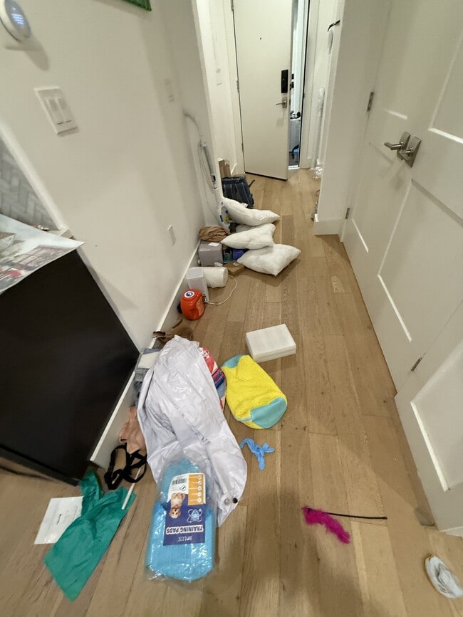 Building Photo - 946 Saratoga St