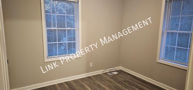 Building Photo - 2310 N Chamberlain Ave