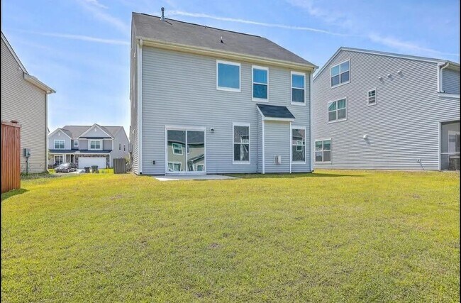 Building Photo - 510 Lateleaf Dr