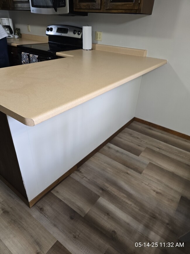 Building Photo - 220 8th St NE