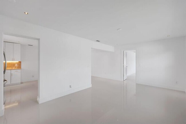 Building Photo - 3349 El Vedado Ct E