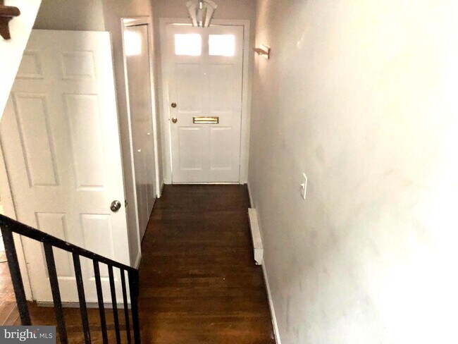 Building Photo - 900 24th St NW