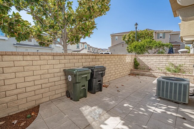 Building Photo - West Creek 3 Bedroom Townhome for Rent in ...