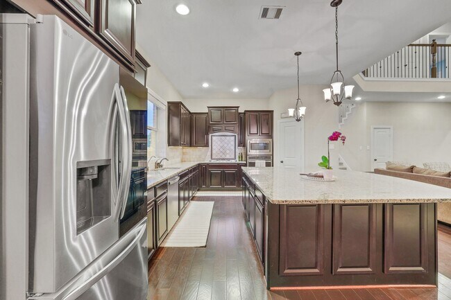Building Photo - 10423 Hatcher Dr
