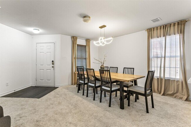 Building Photo - Spacious 3 Bedroom, 2.5 Bath Home Ready fo...