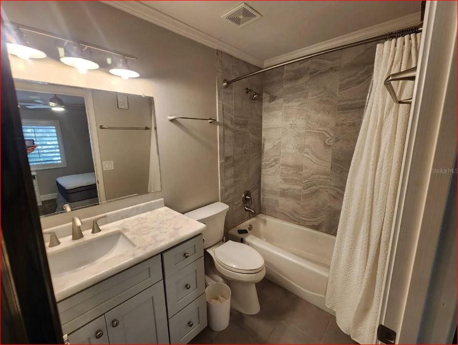 Bath #2 - 2735 SW 35th Pl