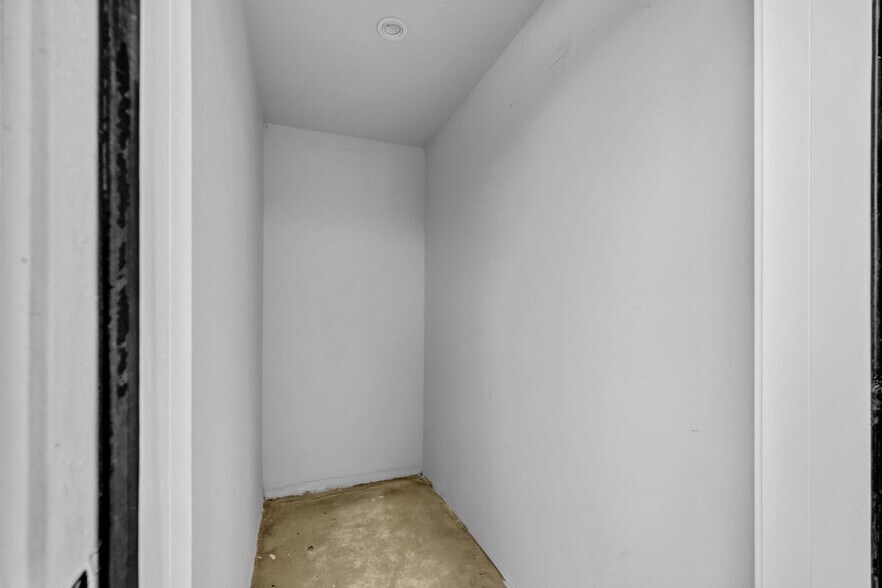 Building Photo - 4838 Gundry Ave