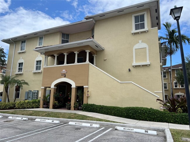 Building Photo - 8900 NW 107th Ct