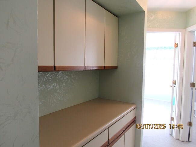 Building Photo - 718 Sturnbridge Ln