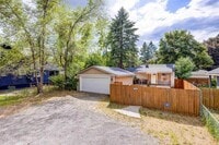 Building Photo - Stunning 3 Bed, 1 Bath Home on South Hill!