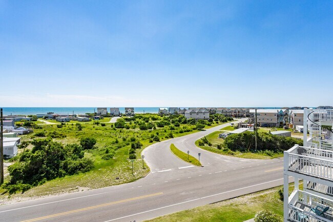 Building Photo - 3 bedroom, 2 1/2 bath unfurnished Townhouse located in Surf City-Ocean views