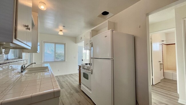 Building Photo - Stand-Alone 2 Bedroom Beach House, Single-Level with Garage