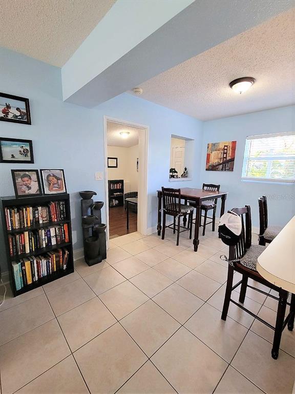 Building Photo - 513 Firefly Ln