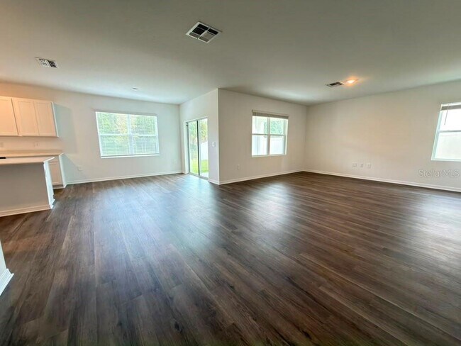 Building Photo - 3578 RODEN Rd