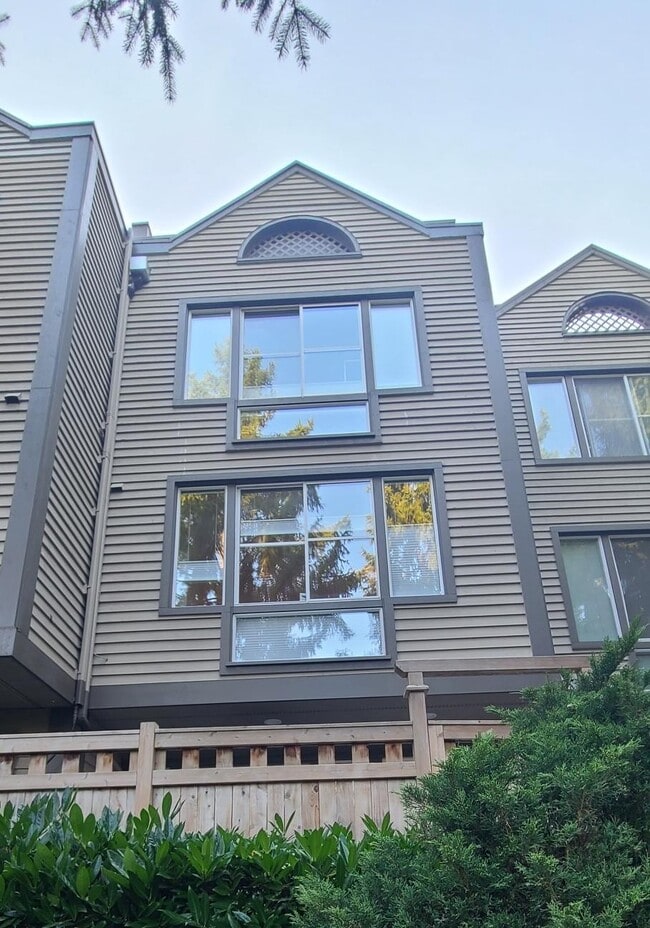 Building Photo - 1817 11th Ave W